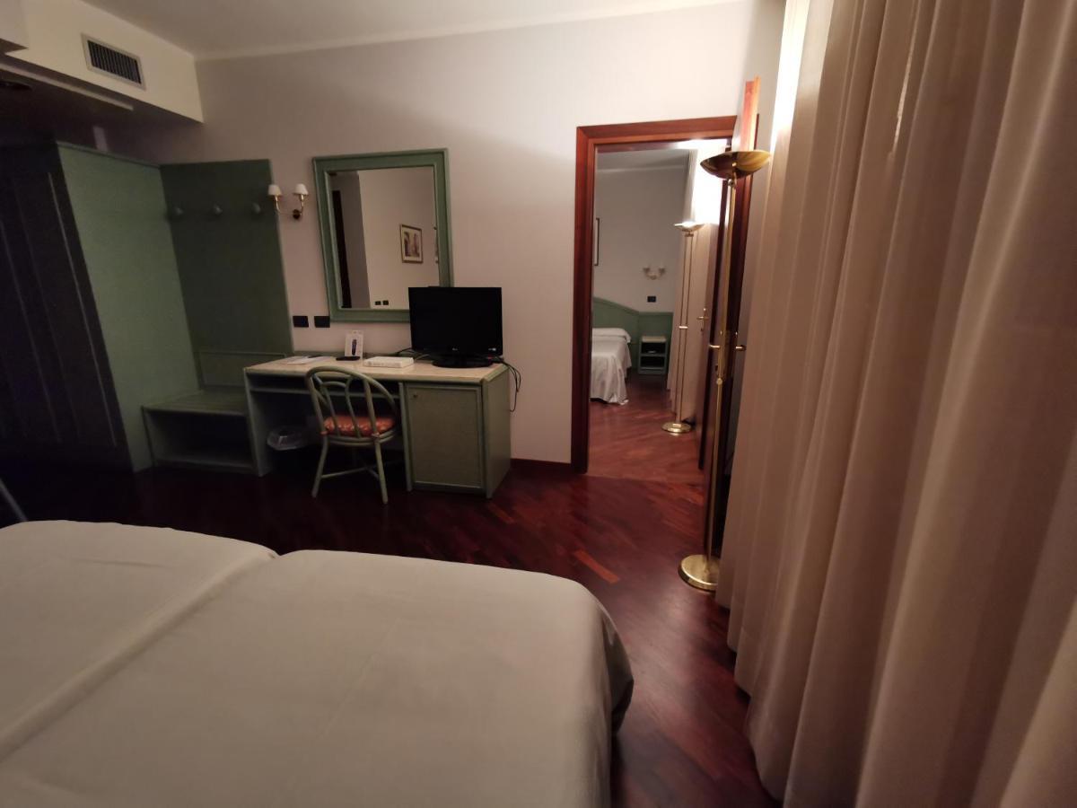 Hotel Le Ville Modena Eksteriør bilde