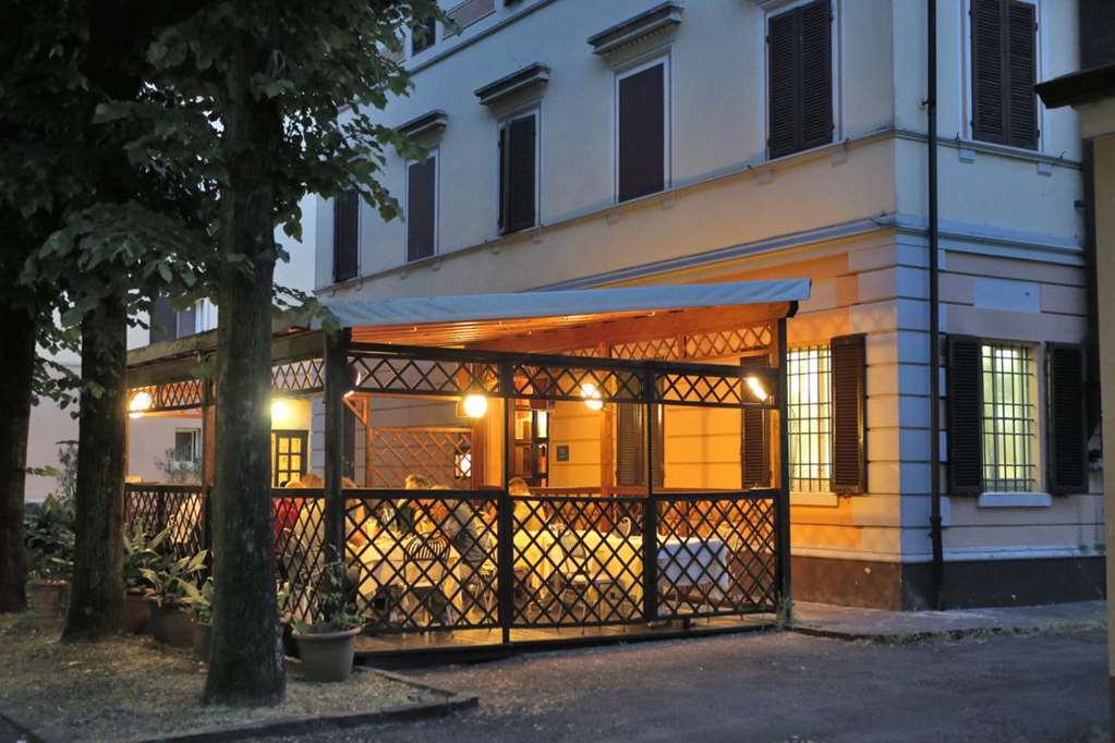 Hotel Le Ville Modena Restaurant bilde